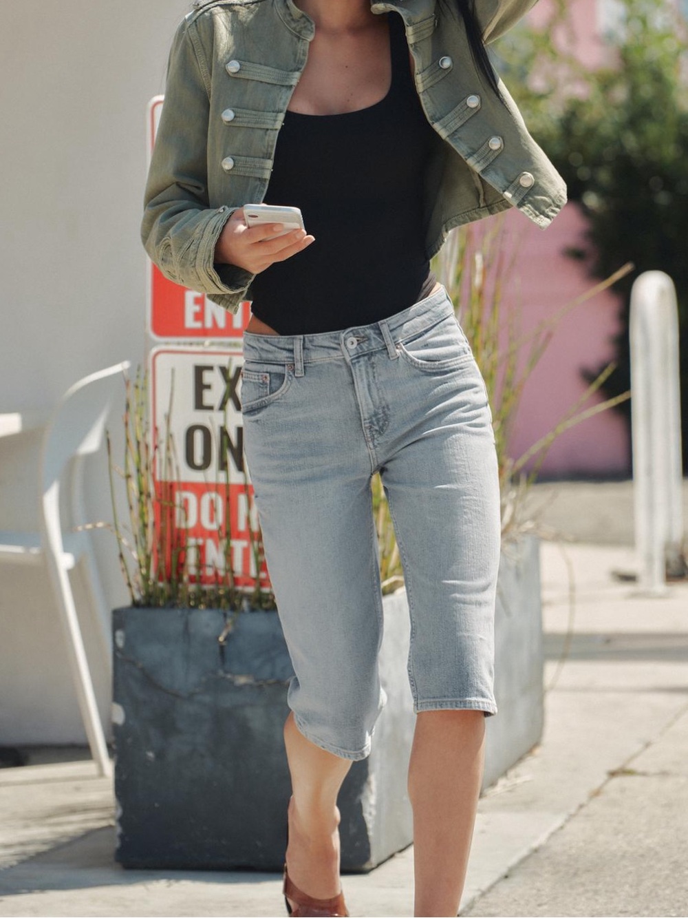 Zara Light Blue Cropped Knee-Length Denim Jeans